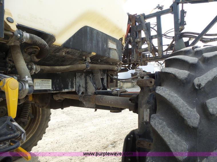 image for item L7124 2005 SpraCoupe 7650 self-propelled sprayer