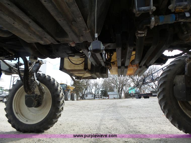 image for item L7124 2005 SpraCoupe 7650 self-propelled sprayer