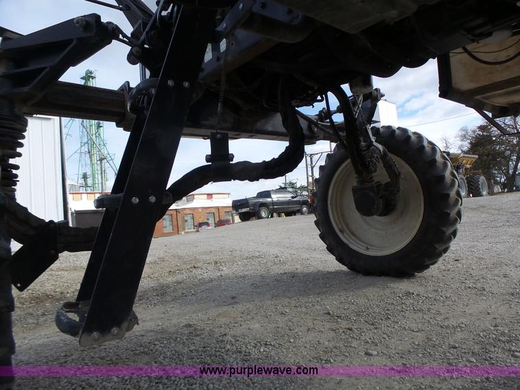 image for item L7124 2005 SpraCoupe 7650 self-propelled sprayer