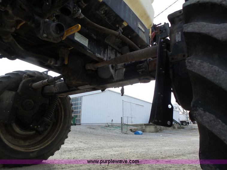 image for item L7124 2005 SpraCoupe 7650 self-propelled sprayer