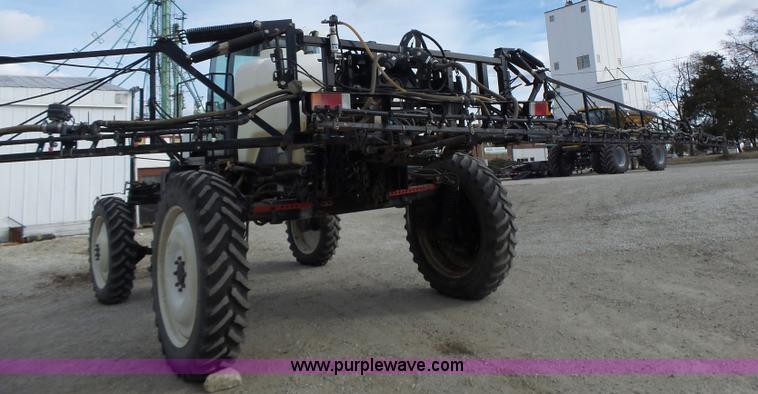 image for item L7124 2005 SpraCoupe 7650 self-propelled sprayer