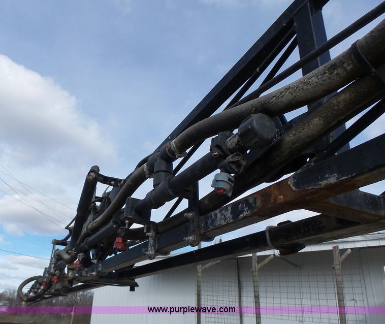 image for item L7124 2005 SpraCoupe 7650 self-propelled sprayer