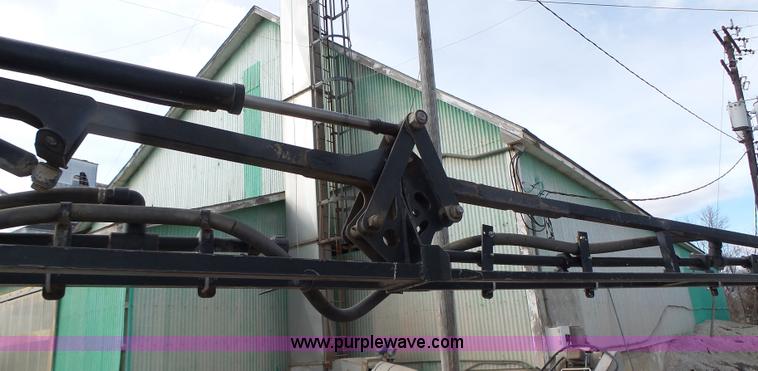 image for item L7124 2005 SpraCoupe 7650 self-propelled sprayer