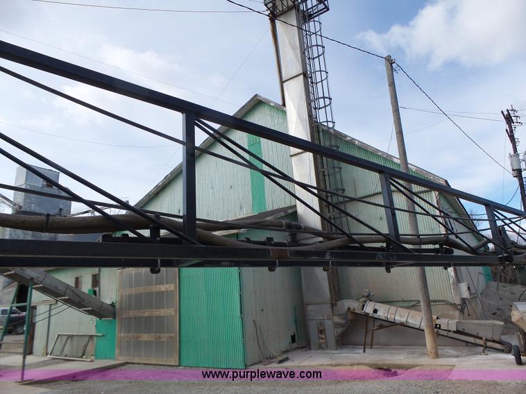 image for item L7124 2005 SpraCoupe 7650 self-propelled sprayer