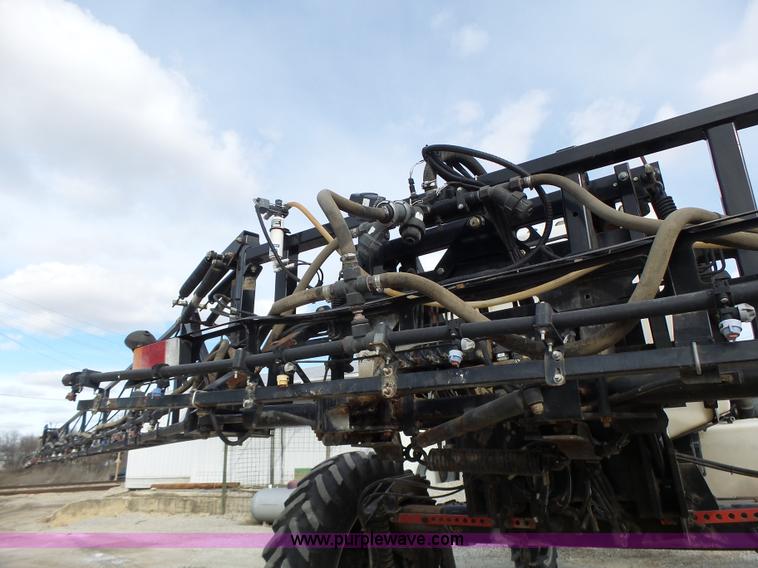 image for item L7124 2005 SpraCoupe 7650 self-propelled sprayer