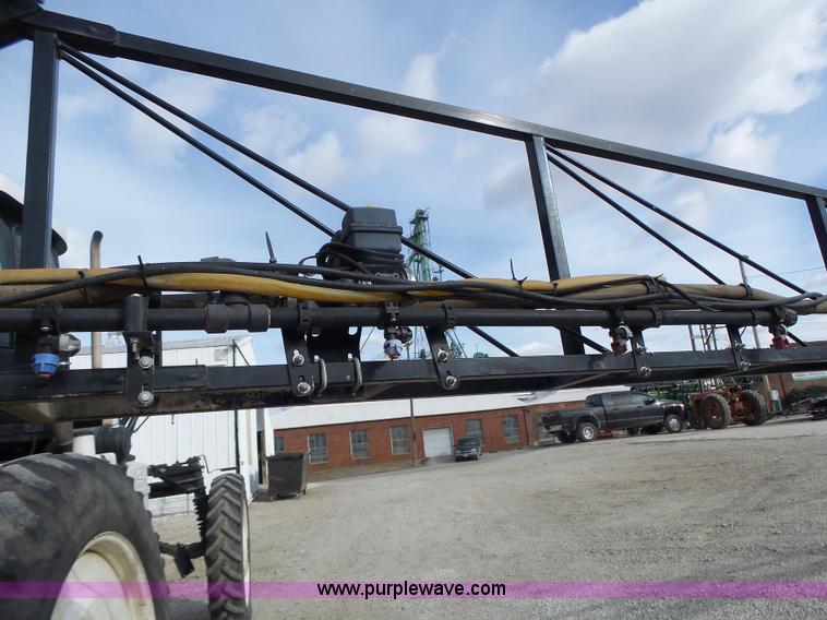 image for item L7124 2005 SpraCoupe 7650 self-propelled sprayer