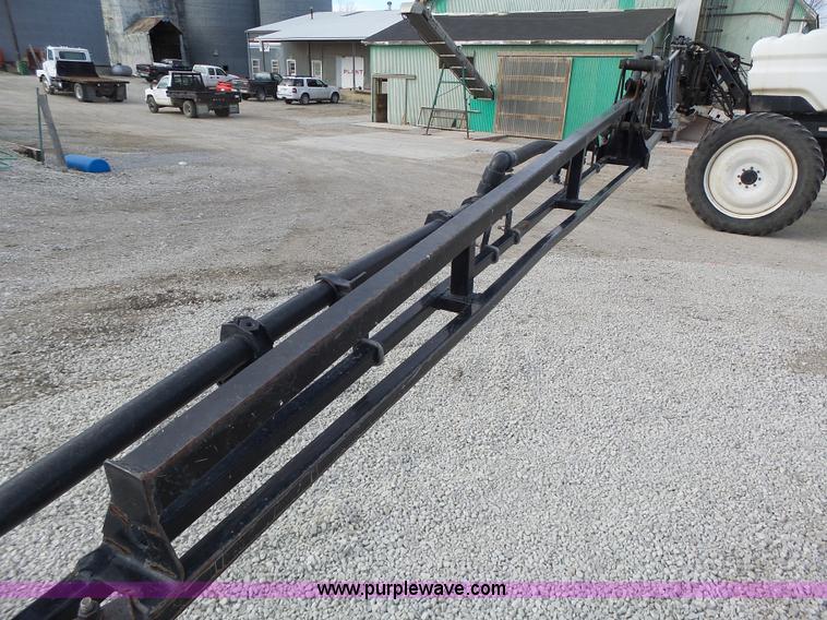 image for item L7124 2005 SpraCoupe 7650 self-propelled sprayer