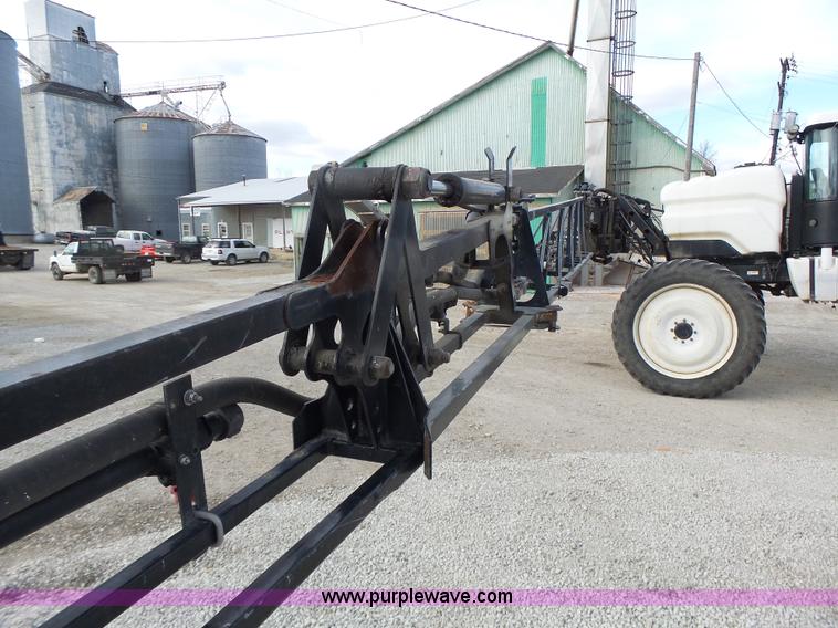 image for item L7124 2005 SpraCoupe 7650 self-propelled sprayer