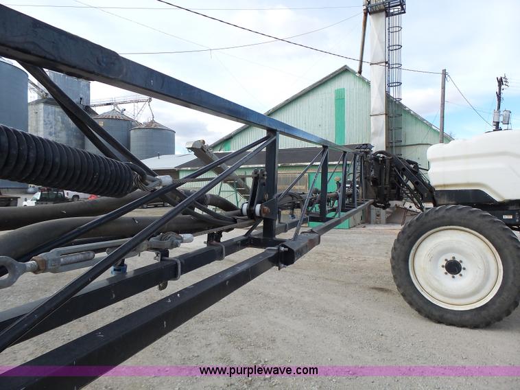 image for item L7124 2005 SpraCoupe 7650 self-propelled sprayer