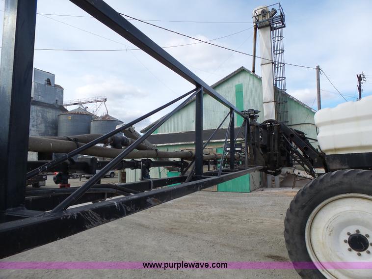 image for item L7124 2005 SpraCoupe 7650 self-propelled sprayer