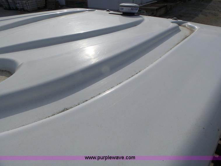 image for item L7124 2005 SpraCoupe 7650 self-propelled sprayer