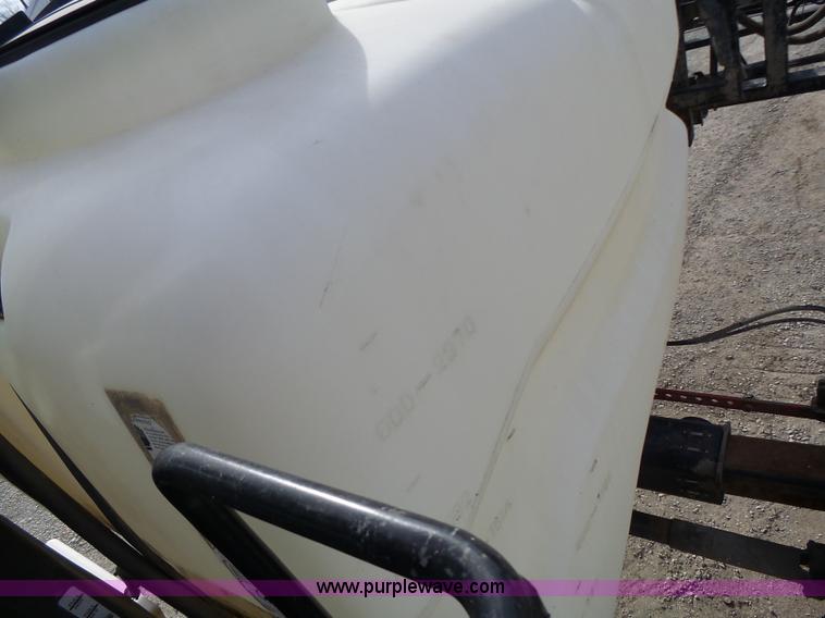 image for item L7124 2005 SpraCoupe 7650 self-propelled sprayer