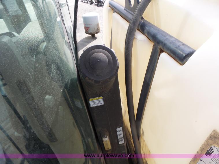 image for item L7124 2005 SpraCoupe 7650 self-propelled sprayer