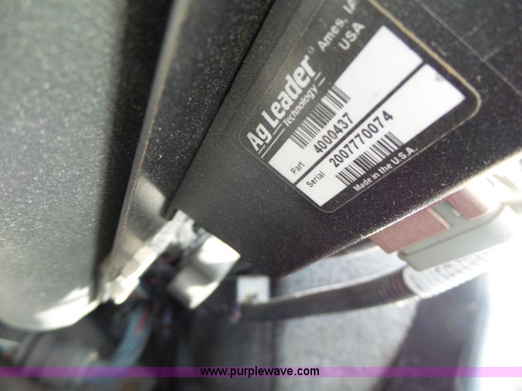 image for item L7124 2005 SpraCoupe 7650 self-propelled sprayer