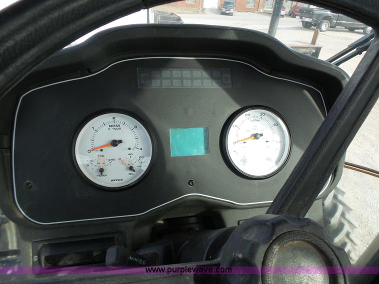 image for item L7124 2005 SpraCoupe 7650 self-propelled sprayer