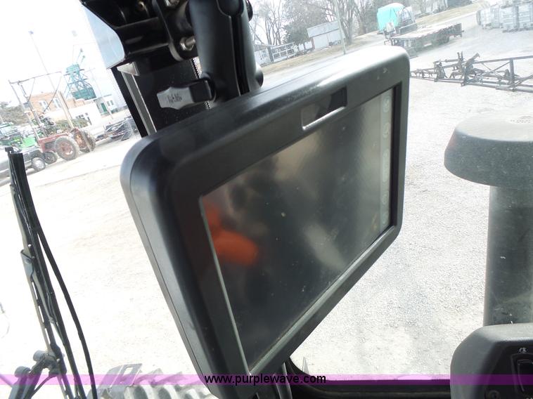 image for item L7124 2005 SpraCoupe 7650 self-propelled sprayer