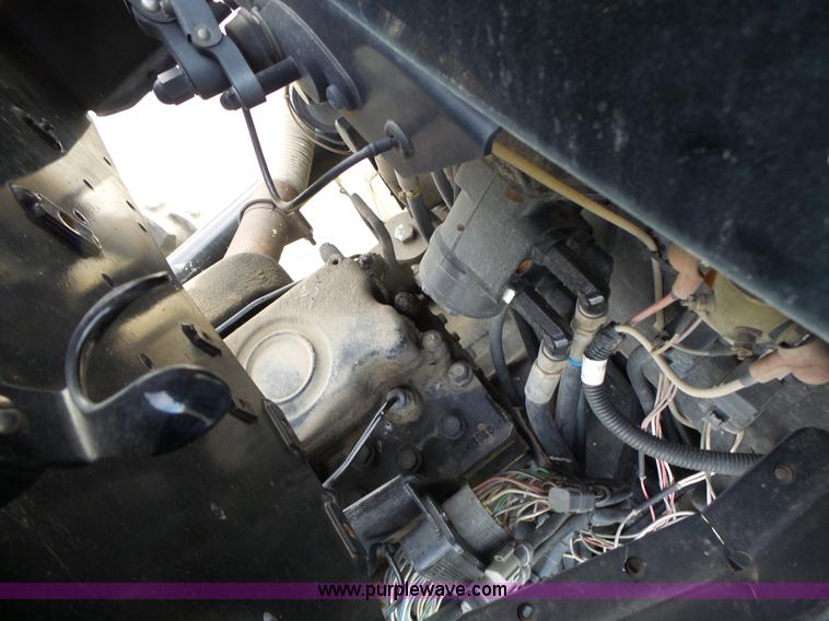 image for item L7124 2005 SpraCoupe 7650 self-propelled sprayer