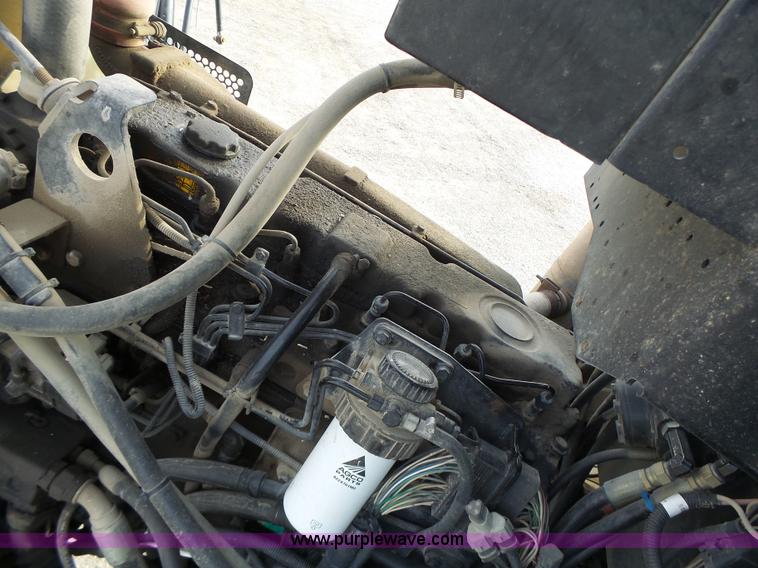 image for item L7124 2005 SpraCoupe 7650 self-propelled sprayer