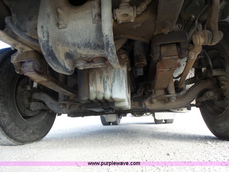 image for item L7125 1991 Volvo WG flatbed truck