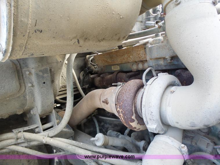 image for item L7125 1991 Volvo WG flatbed truck