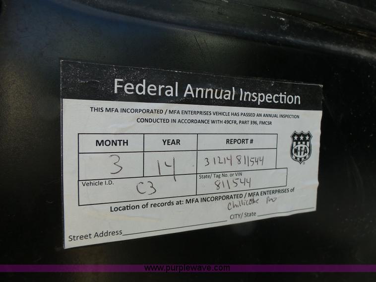 image for item L7125 1991 Volvo WG flatbed truck