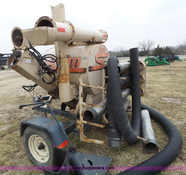 Rem 2100 grain vacuum in Milan, MO Item L7137 sold Purple Wave