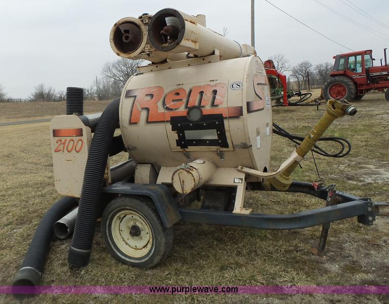 Rem 2100 grain vacuum in Milan, MO Item L7137 sold Purple Wave