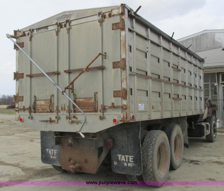 image for item L7149 1979 Chevrolet C70 grain truck