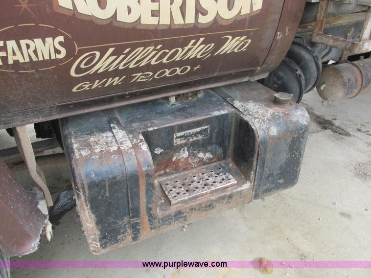 image for item L7149 1979 Chevrolet C70 grain truck