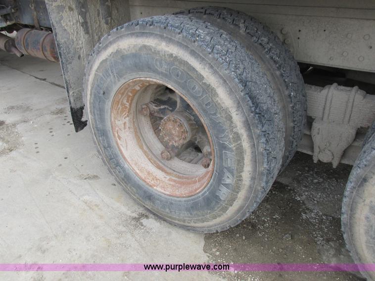 image for item L7149 1979 Chevrolet C70 grain truck