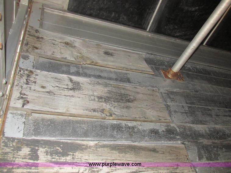 image for item L7149 1979 Chevrolet C70 grain truck