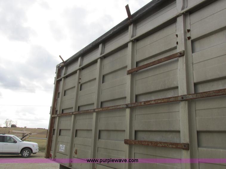 image for item L7149 1979 Chevrolet C70 grain truck