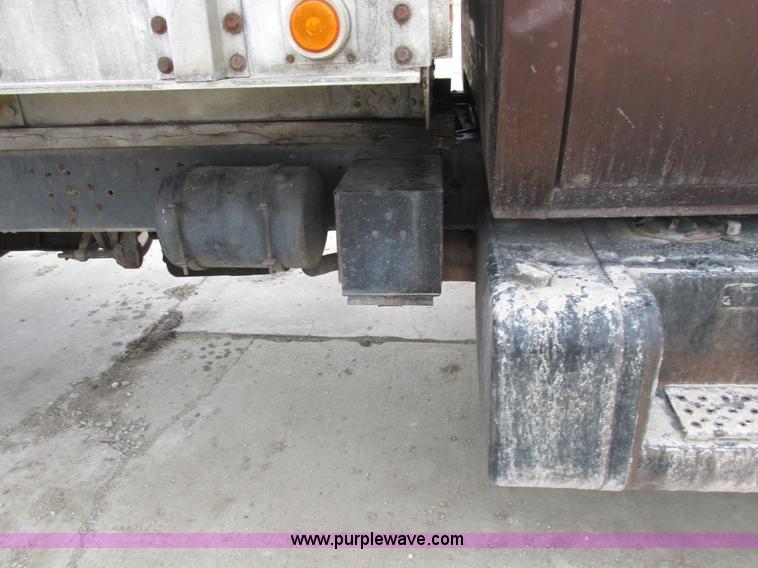 image for item L7149 1979 Chevrolet C70 grain truck