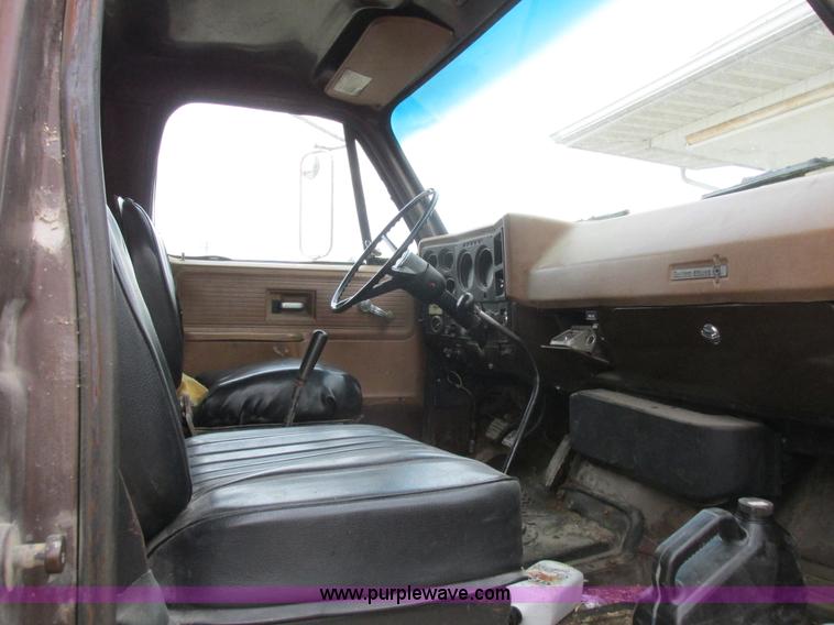 image for item L7149 1979 Chevrolet C70 grain truck