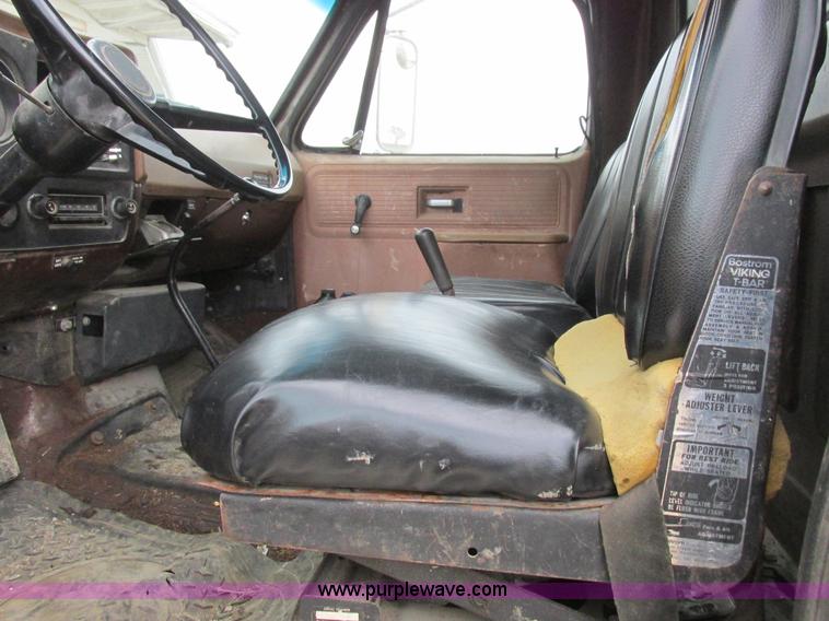image for item L7149 1979 Chevrolet C70 grain truck