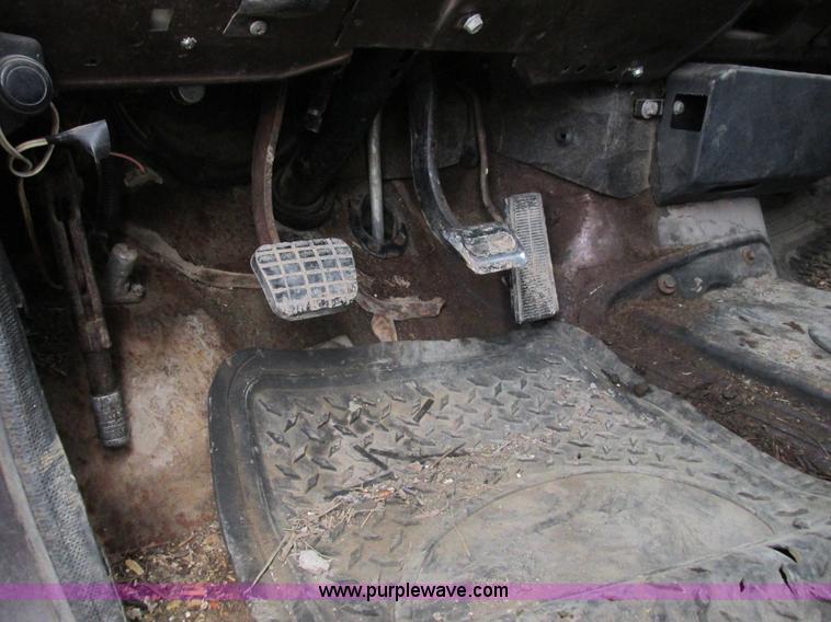 image for item L7149 1979 Chevrolet C70 grain truck