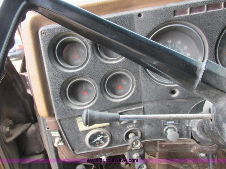 image for item L7149 1979 Chevrolet C70 grain truck