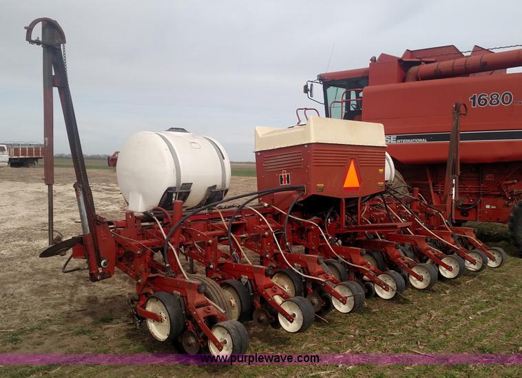 image for item L7272 Case IH 800 Cyclo planter