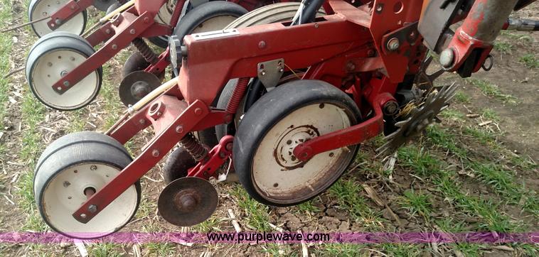 image for item L7272 Case IH 800 Cyclo planter
