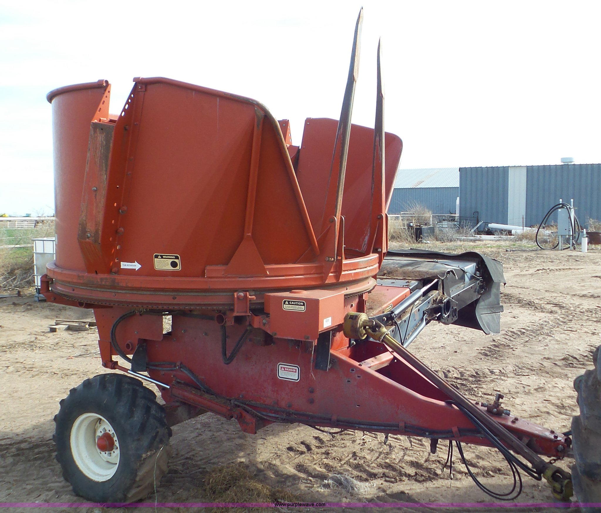 Hesston BP25 hay grinder in Great Bend, KS Item K6946 sold Purple Wave