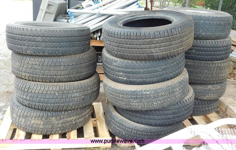 image for item CD9251 (13) tires