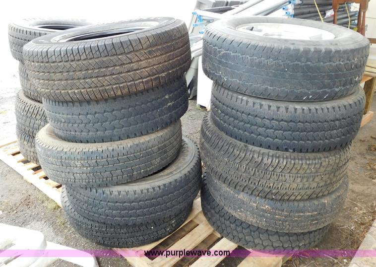 image for item CD9251 (13) tires
