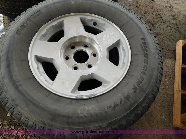 image for item CD9251 (13) tires