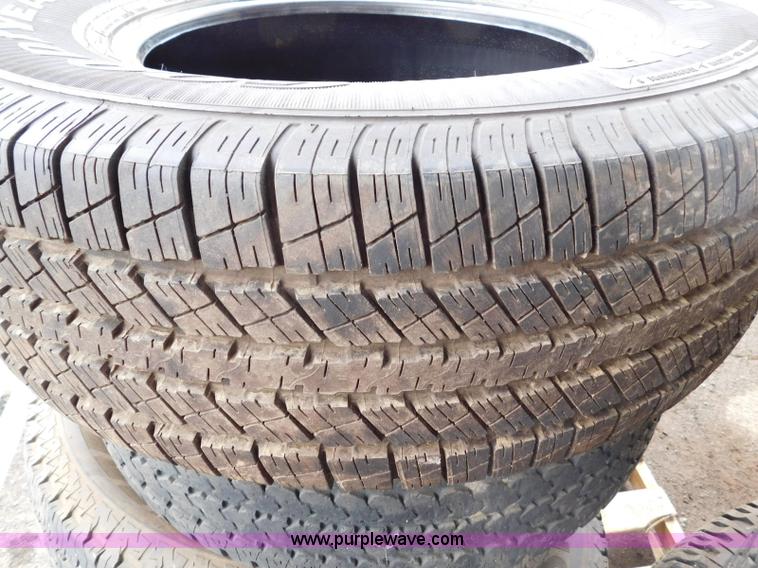 image for item CD9251 (13) tires
