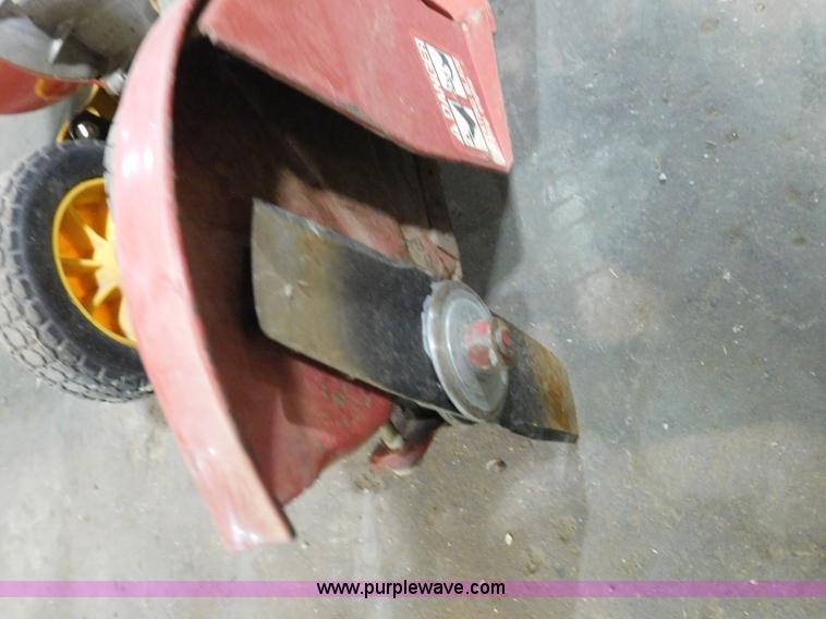 image for item CD9256 Lawn and garden equipment