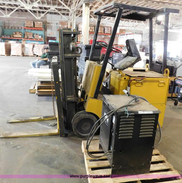 image for item CD9258 Pettibone forklift