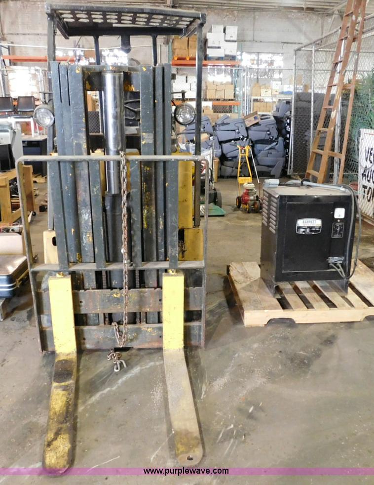 image for item CD9258 Pettibone forklift