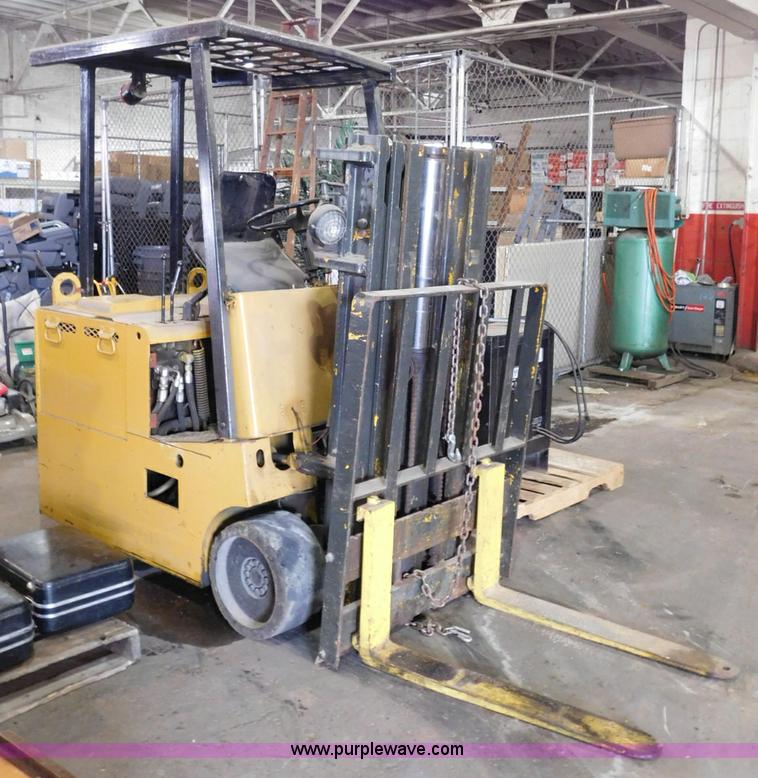 image for item CD9258 Pettibone forklift