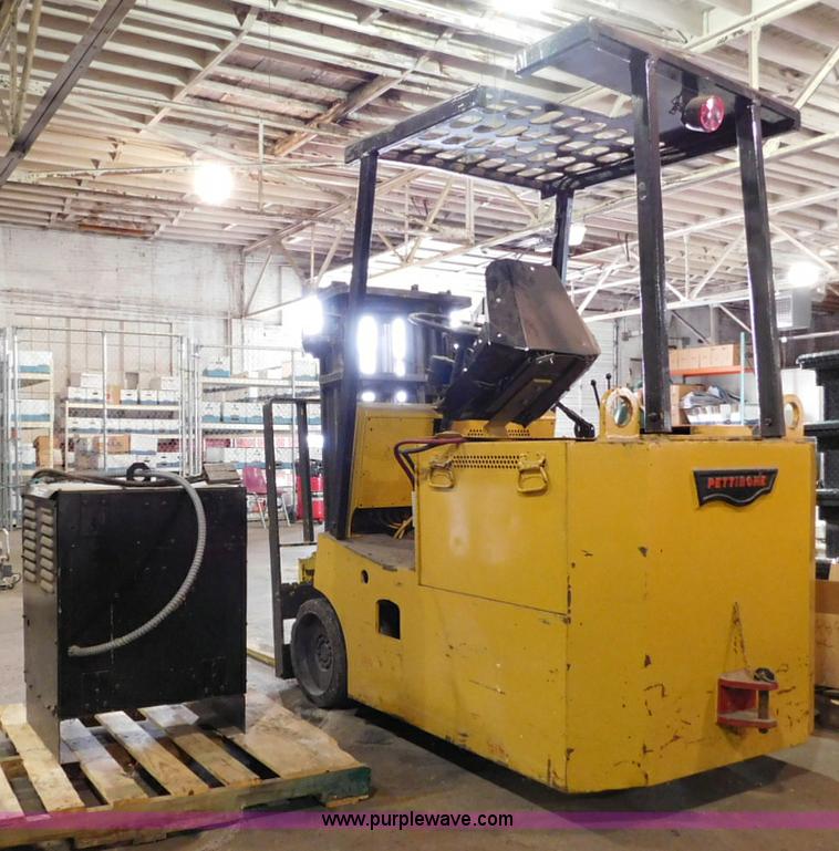 image for item CD9258 Pettibone forklift