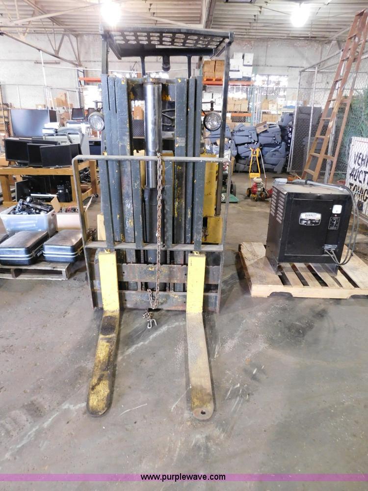 image for item CD9258 Pettibone forklift